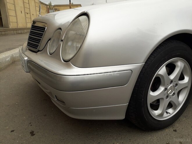 Mercedes E 220 2000, 351,000 km - 2.2 l - Gəncə