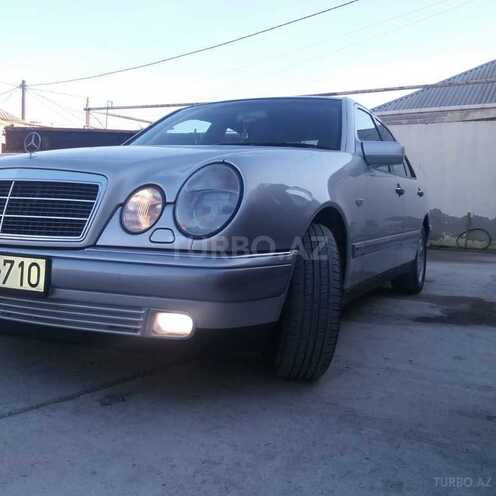 Mercedes E 230 1997, 268,000 km - 2.5 l - Bakı