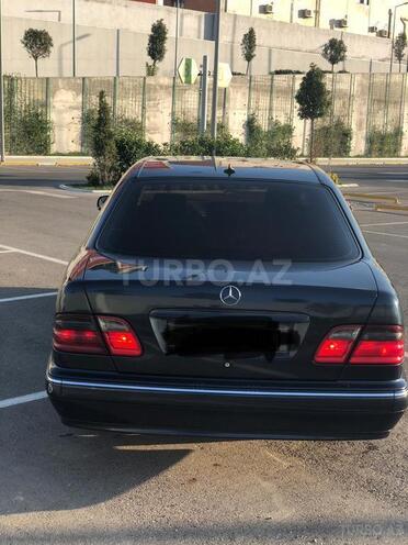 Mercedes E 220 2001, 268,676 km - 2.2 l - Bakı