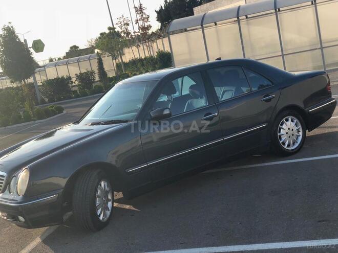 Mercedes E 220 2001, 268,676 km - 2.2 l - Bakı
