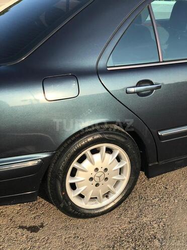 Mercedes E 220 2001, 268,676 km - 2.2 l - Bakı