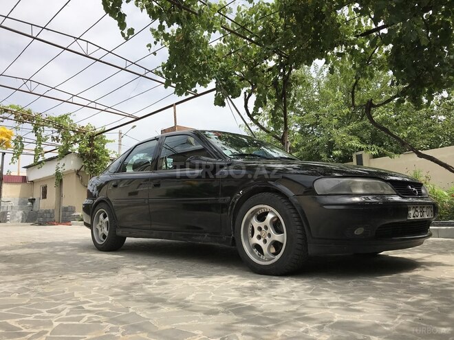 Opel Vectra 1999, 303,000 km - 1.6 л - Gəncə