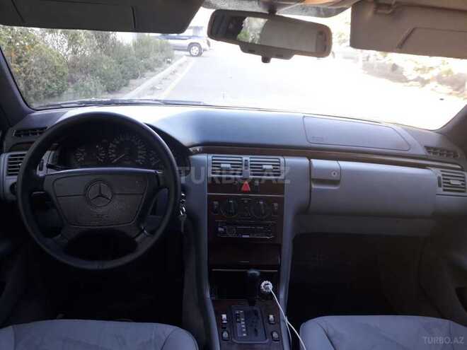 Mercedes E 230 1996, 318,000 km - 2.3 l - Sumqayıt