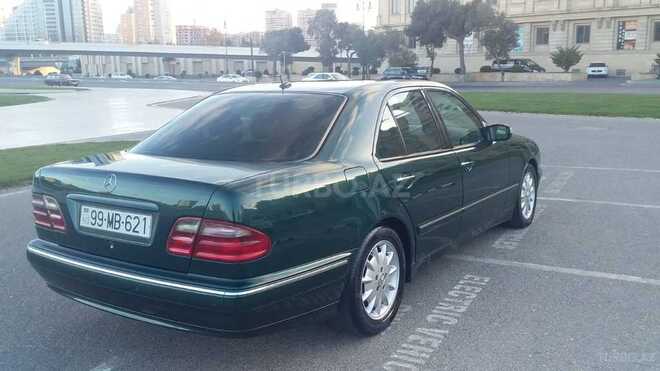 Mercedes E 220 2001, 409,300 km - 2.2 l - Bakı