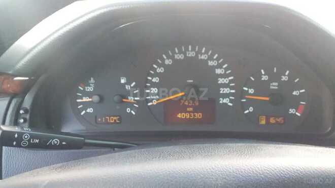 Mercedes E 220 2001, 409,300 km - 2.2 l - Bakı