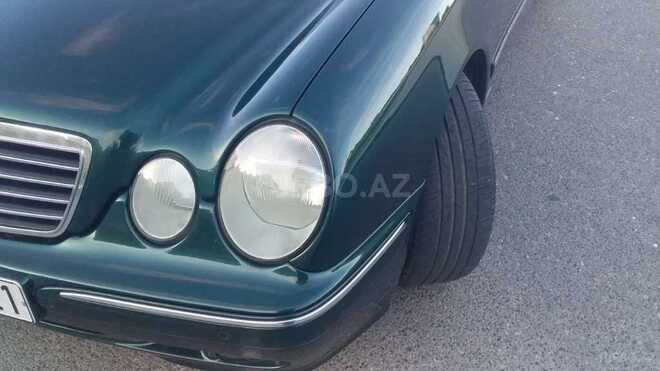 Mercedes E 220 2001, 409,300 km - 2.2 l - Bakı