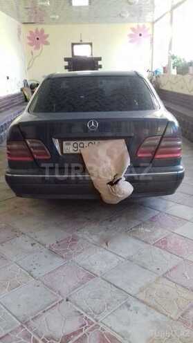 Mercedes E 220 1999, 352,000 km - 2.2 л - Bakı