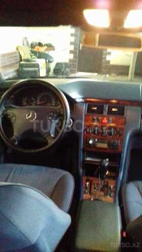 Mercedes E 220 1999, 352,000 km - 2.2 л - Bakı