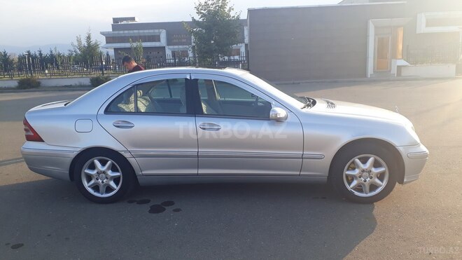 Mercedes C 240 2001, 280,000 km - 2.4 l - Tovuz