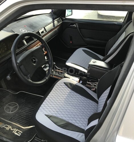Mercedes E 200 1993, 325,000 km - 2.0 l - Bakı