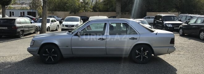Mercedes E 200 1993, 325,000 km - 2.0 l - Bakı