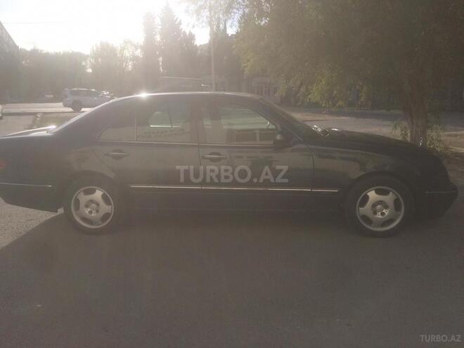 Mercedes E 220 1999, 324,000 km - 2.2 l - Sumqayıt