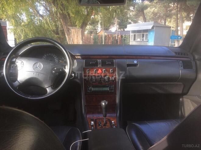 Mercedes E 220 1999, 324,000 km - 2.2 l - Sumqayıt