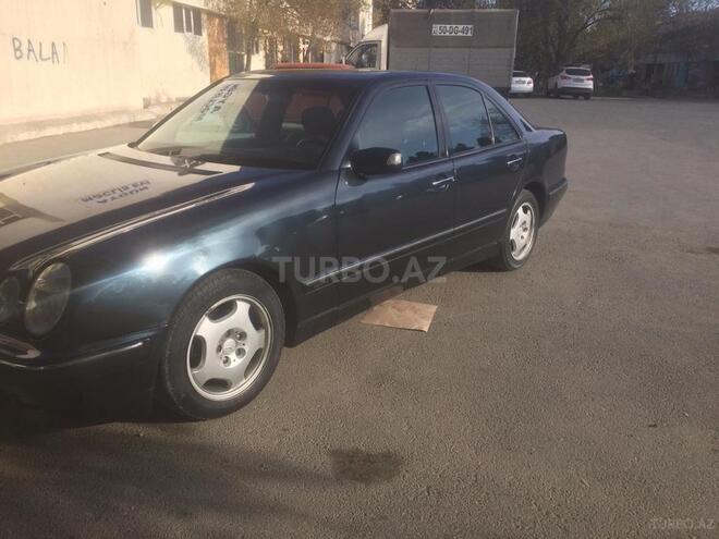Mercedes E 220 1999, 324,000 km - 2.2 l - Sumqayıt