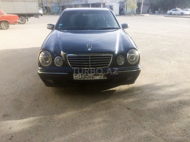Mercedes E 220 1999, 324,000 km - 2.2 l - Sumqayıt