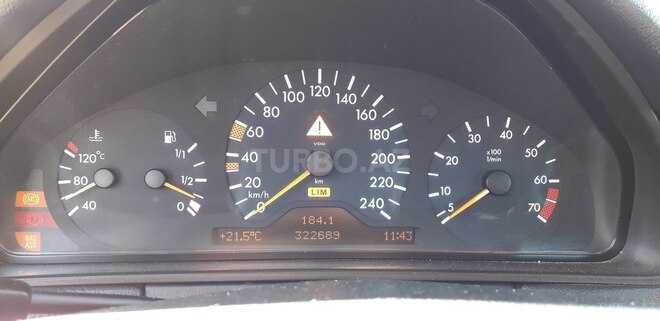 Mercedes E 240 1999, 3,000,001 km - 2.4 l - Bakı