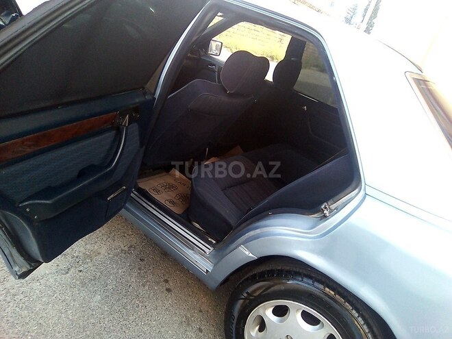 Mercedes E 230 1992, 239,900 km - 2.3 l - Sumqayıt
