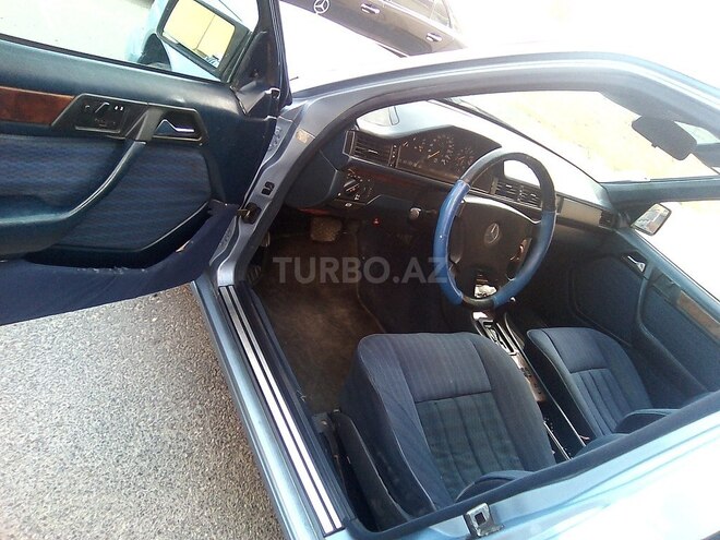 Mercedes E 230 1992, 239,900 km - 2.3 l - Sumqayıt