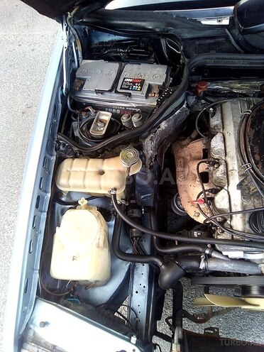 Mercedes E 230 1992, 239,900 km - 2.3 l - Sumqayıt