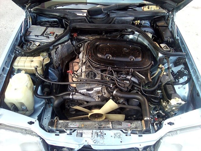 Mercedes E 230 1992, 239,900 km - 2.3 l - Sumqayıt