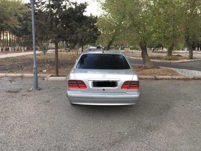 Mercedes E 220 1999, 293,000 km - 2.2 l - Sumqayıt