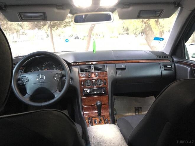 Mercedes E 220 1999, 293,000 km - 2.2 l - Sumqayıt