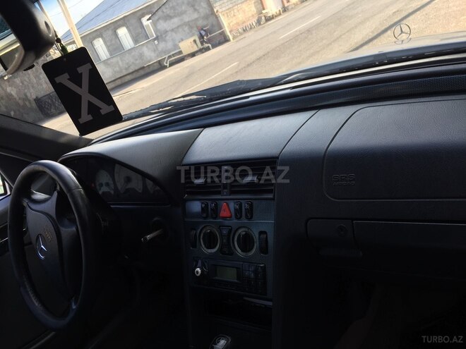Mercedes C 230 1999, 220,000 km - 2.3 l - Zaqatala