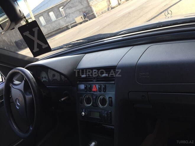 Mercedes C 230 1999, 220,000 km - 2.3 l - Zaqatala