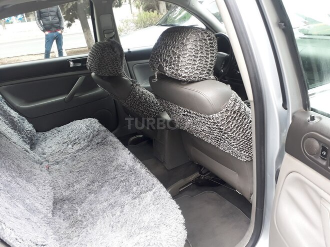 Volkswagen Passat 2003, 243,000 km - 1.8 l - Sumqayıt