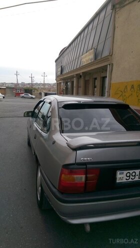 Opel Vectra 1995, 324,000 km - 2.0 l - Bakı