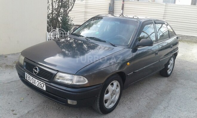 Opel Astra 1996, 357,000 km - 1.8 l - Bakı