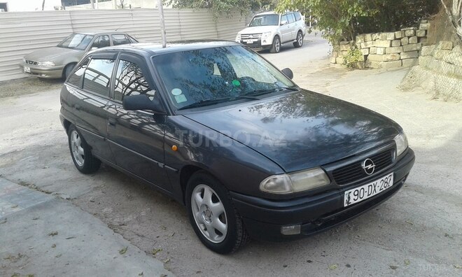 Opel Astra 1996, 357,000 km - 1.8 l - Bakı