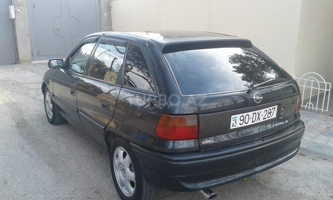 Opel Astra 1996, 357,000 km - 1.8 l - Bakı