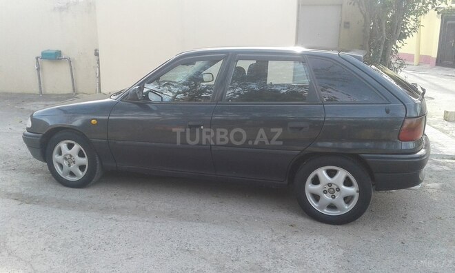 Opel Astra 1996, 357,000 km - 1.8 l - Bakı