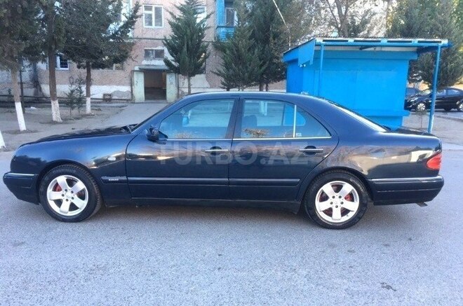 Mercedes E 200 1998, 265,000 km - 2.0 l - Sumqayıt