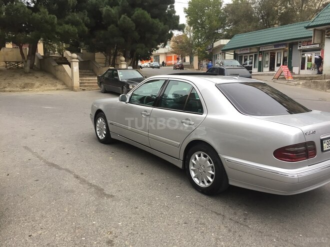 Mercedes E 240 2000, 197,000 km - 2.4 l - Bakı