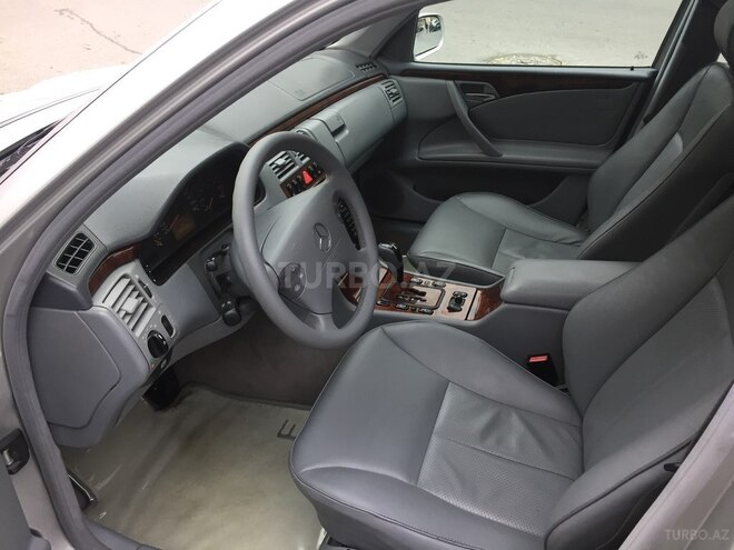 Mercedes E 240 2000, 197,000 km - 2.4 l - Bakı