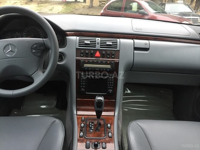 Mercedes E 240 2000, 197,000 km - 2.4 l - Bakı