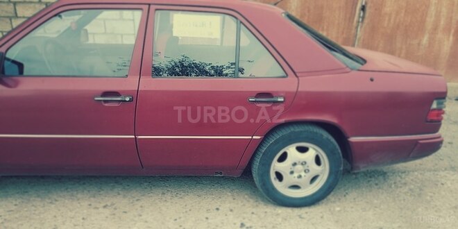 Mercedes E 200 1988, 80,000 km - 2.0 л - Salyan