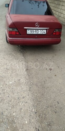 Mercedes E 200 1988, 80,000 km - 2.0 л - Salyan