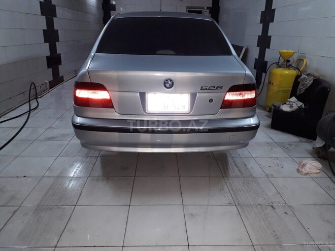 BMW 528 1998, 259,500 km - 2.8 l - Bakı