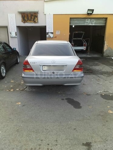 Mercedes C 220 1995, 300,000 km - 2.2 l - Zaqatala