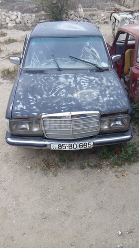 Mercedes E 250 1978, 652,366 km - 2.5 l - Bakı