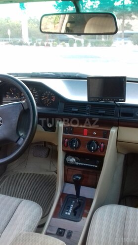 Mercedes E 230 1992, 650,000 km - 2.3 л - Bakı