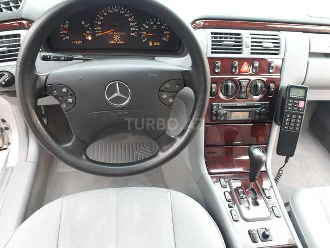 Mercedes E 240 1999, 291,523 km - 2.6 л - Bakı