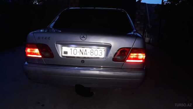 Mercedes E 320 1997, 378,666 km - 3.2 l - Bakı