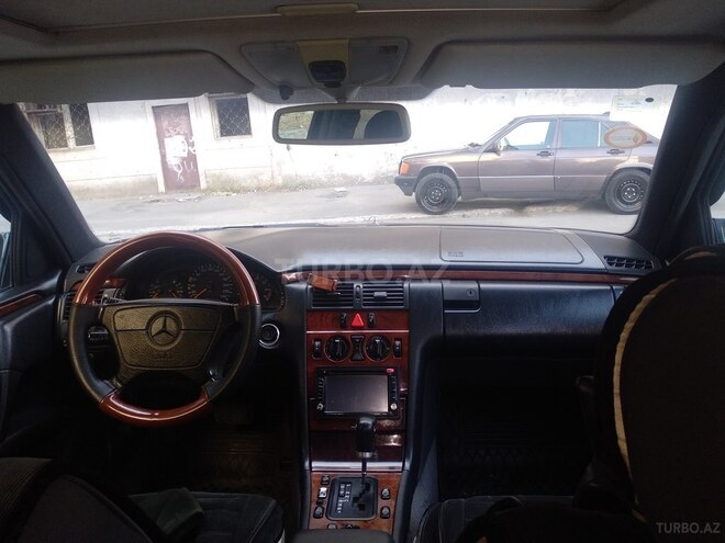 Mercedes E 240 1998, 354,000 km - 2.4 л - Bakı
