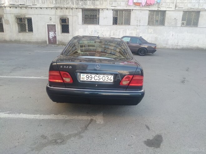 Mercedes E 240 1998, 354,000 km - 2.4 л - Bakı