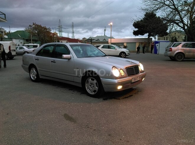 Mercedes E 220 1999, 380,000 km - 2.2 l - Bakı