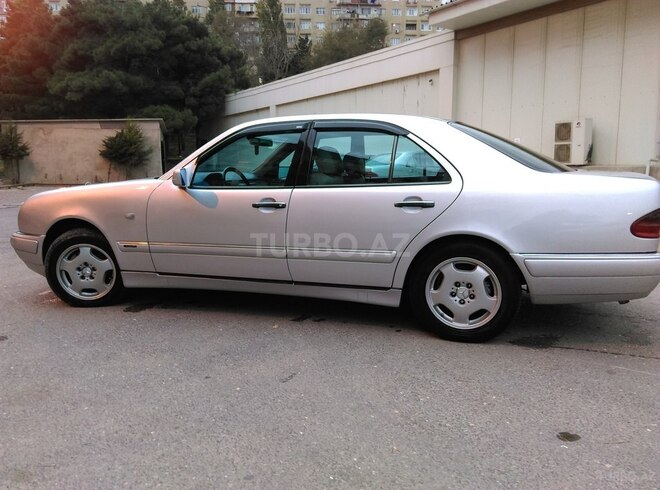 Mercedes E 220 1999, 380,000 km - 2.2 l - Bakı